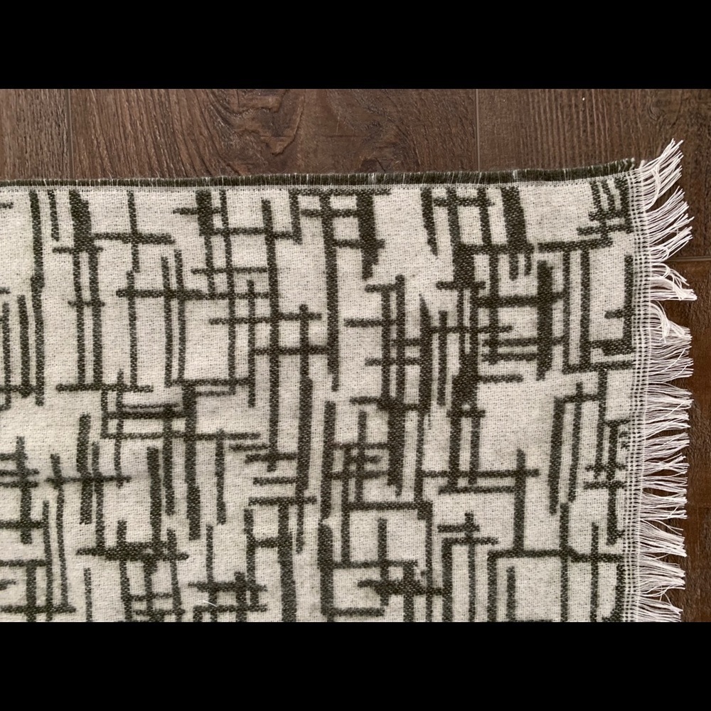 Geometric Patterned Scarf - Picture 7 of 9